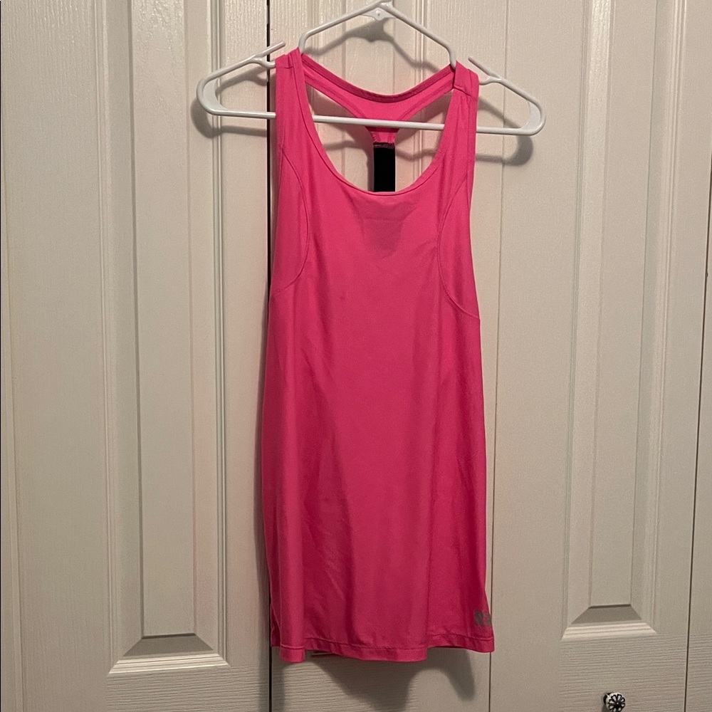 Bright pink workout top. Long length. Size m 
Kenneth Cole.